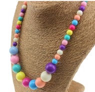 Halskæde med plastperler; Nelly - multicolor